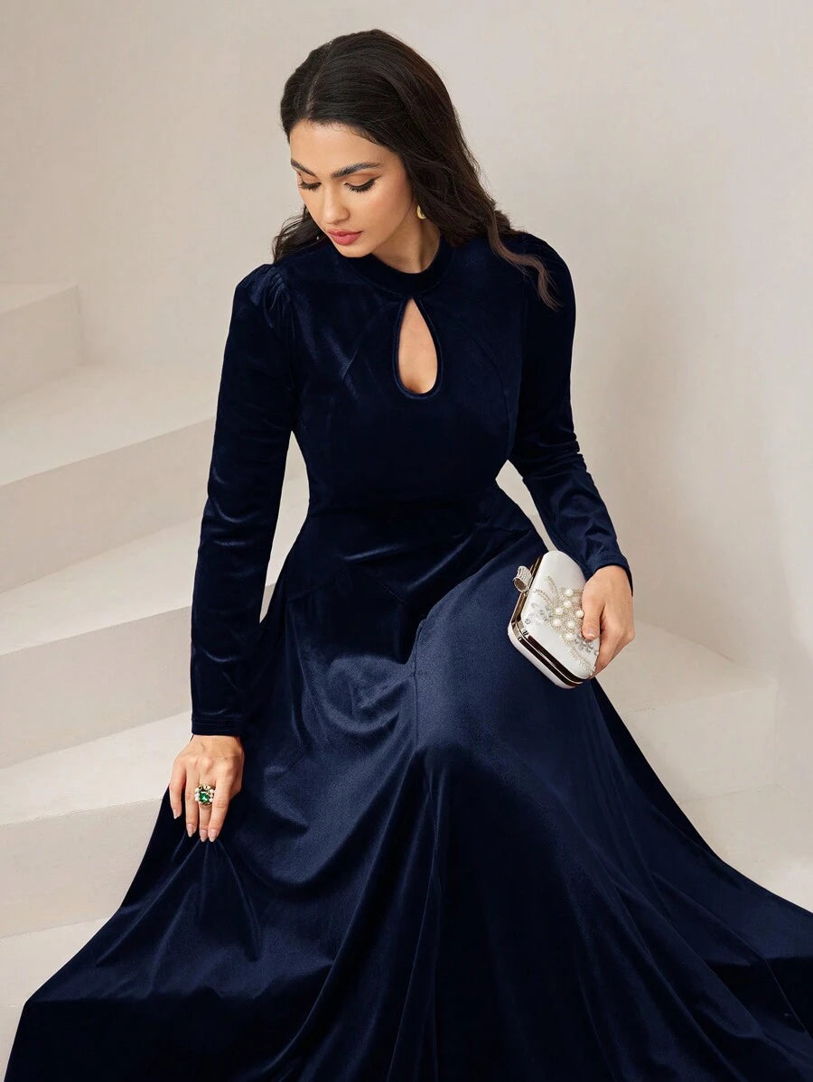 SHEIN Modelyn فستان سهرة طويل ازرق بحري بأكمام منتفخة