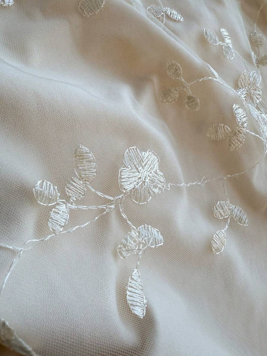 SHEIN Aloruh فستان مطرز مكشوف الكتف باللون المشمشي