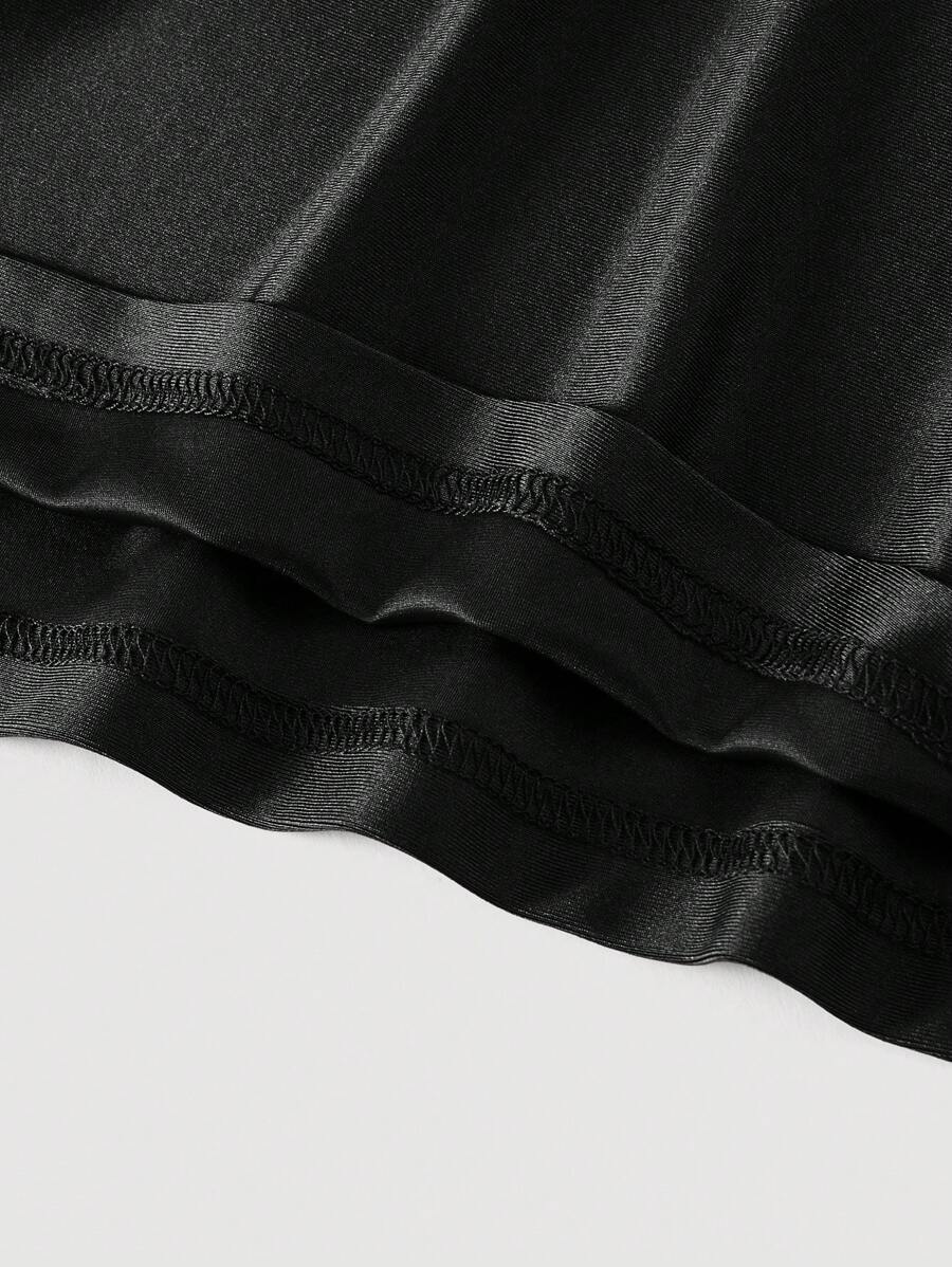 SHEIN MOD فستان أسود بخصر مجعد وذيل متسع مع حمالات سباغيتي