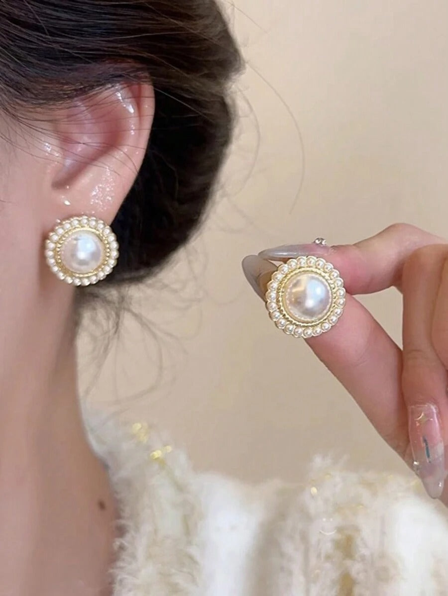 SHEIN مجموعة 5 أزواج أقراط مزينة بالزهور الحمراء واللؤلؤ