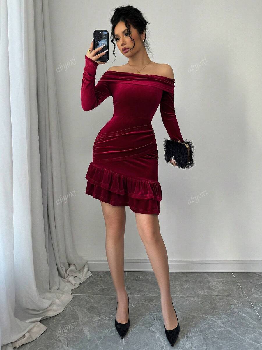 SHEIN abyoxi فستان أحمر قصير بأكمام طويلة مفتوحة على الكتف