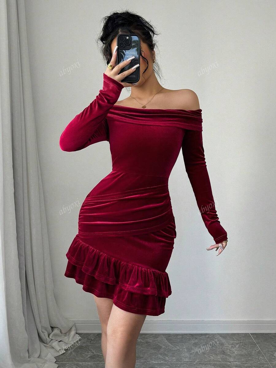 SHEIN abyoxi فستان أحمر قصير بأكمام طويلة مفتوحة على الكتف