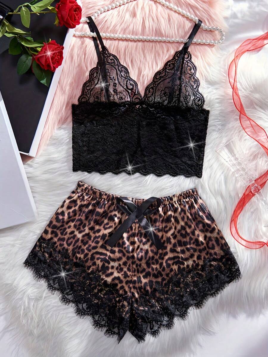 SHEIN طقم لانجري بطبعة نمر وتطريز دانتيل سوتيان وشورت