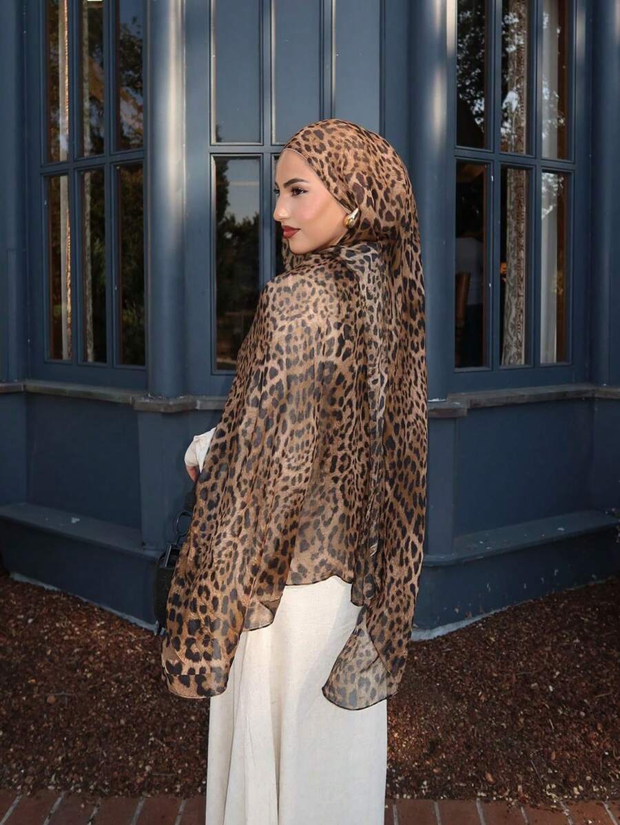 SHEIN حجاب نسائي بوهيمي بطبعة نمر بتصميم فينتاج بلون قهوة بني