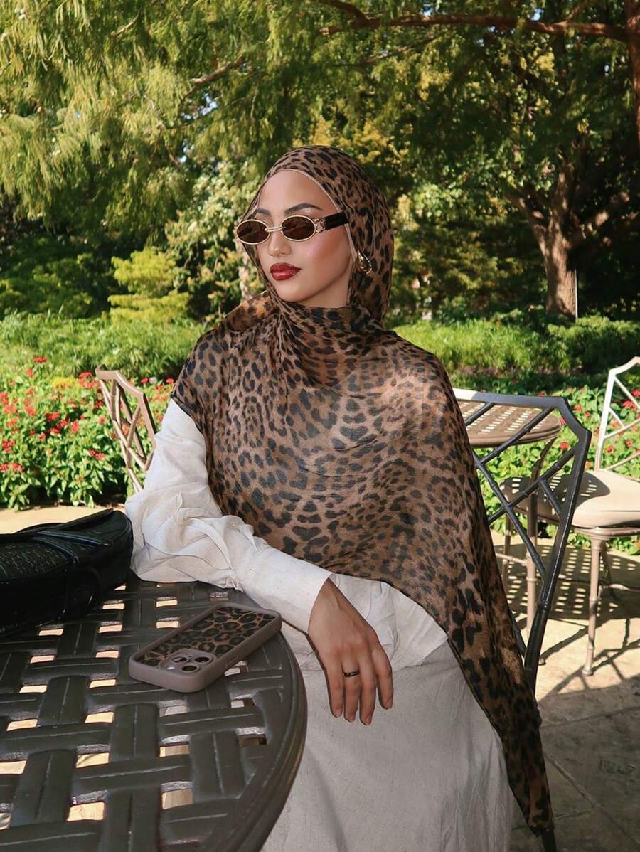 SHEIN حجاب نسائي بوهيمي بطبعة نمر بتصميم فينتاج بلون قهوة بني