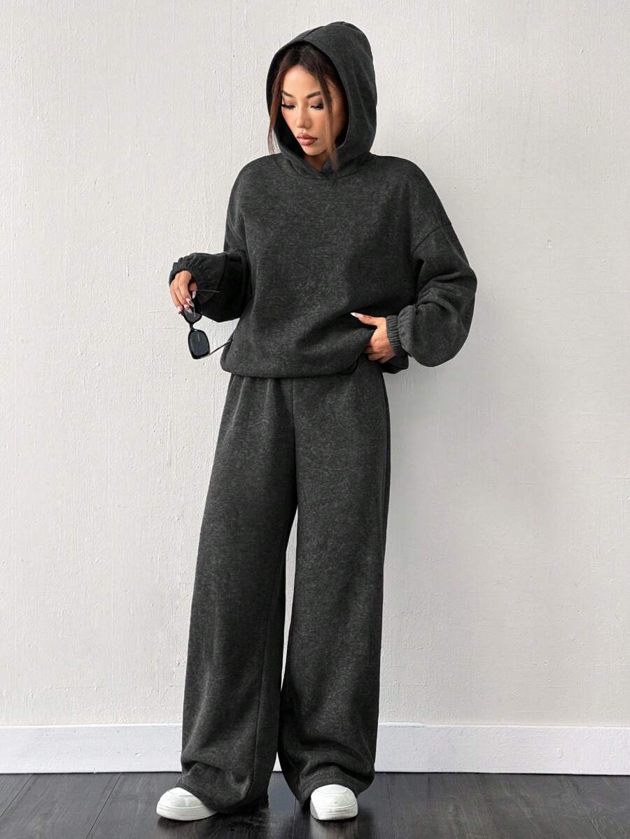 SHEIN EZwear طقم هودي أسود واسع مع بنطال رياضي