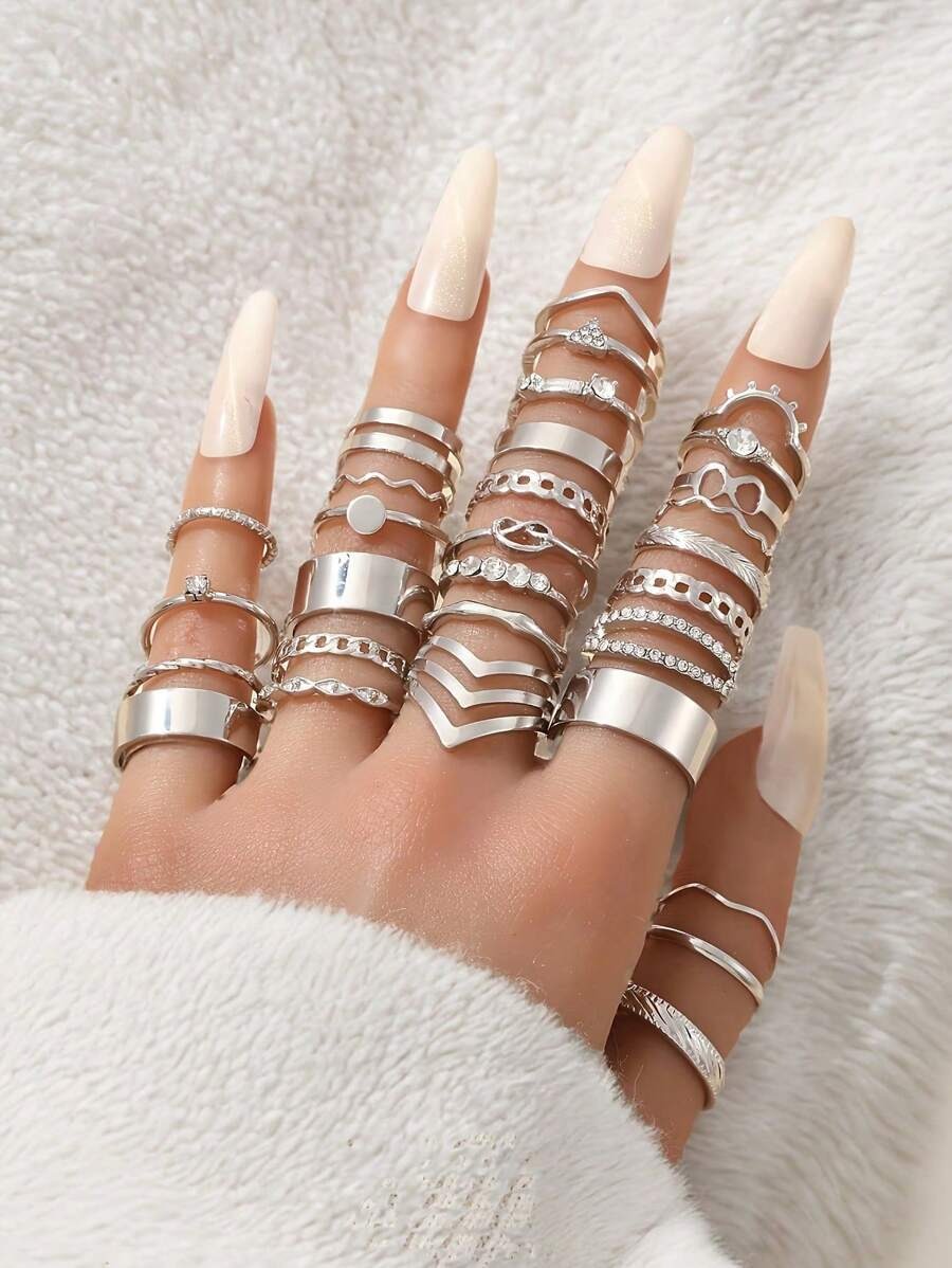 SHEIN مجموعة 30 قطعة من الخواتم بتصميمات متنوعة في طقم واحد