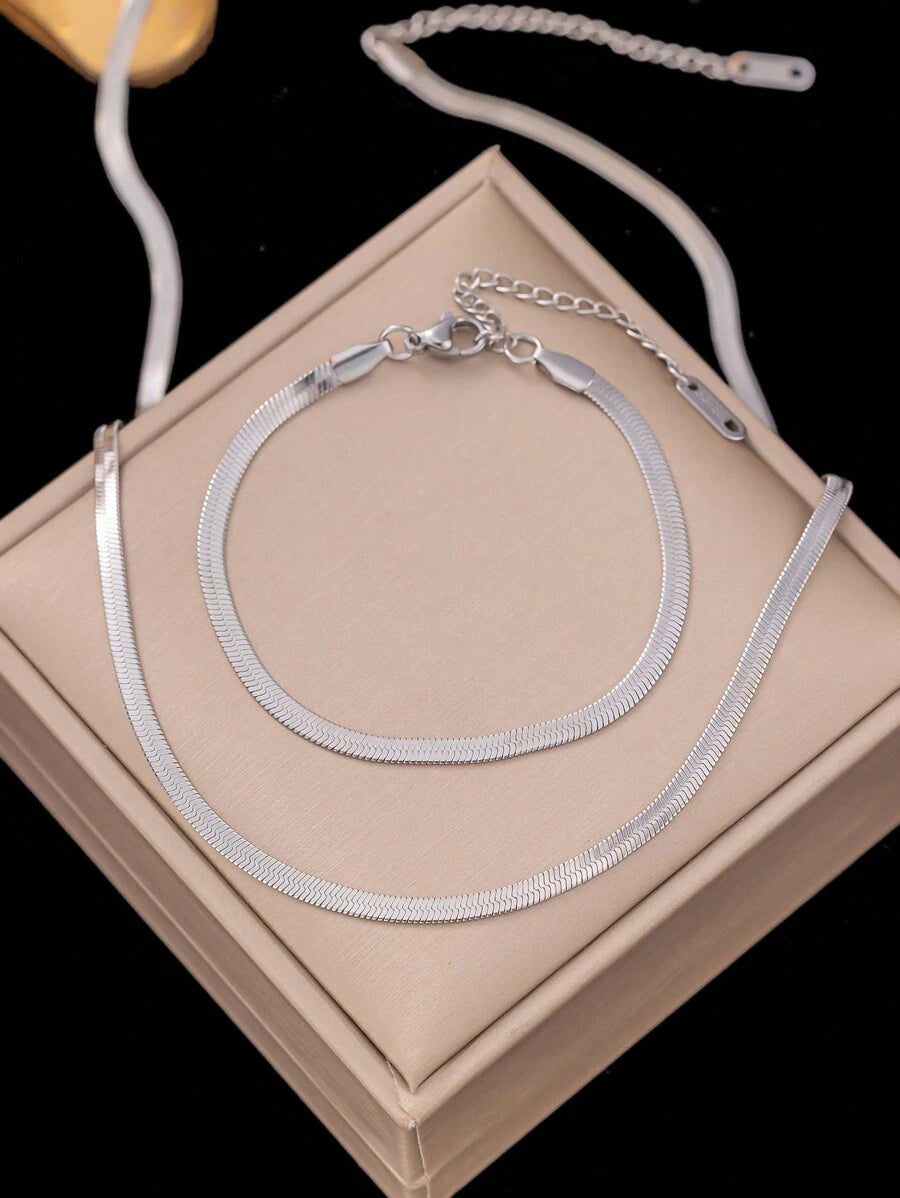 SHEIN طقم سلسلة وسوار فولاذ بتصميم عظم ثعبان
