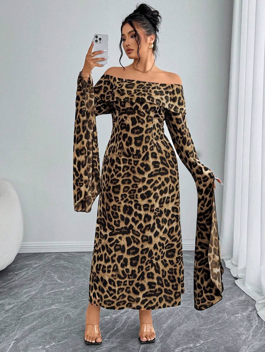 SHEIN Celure فستان متوسط الطول بطبعة جلد النمر وأكتاف مكشوف