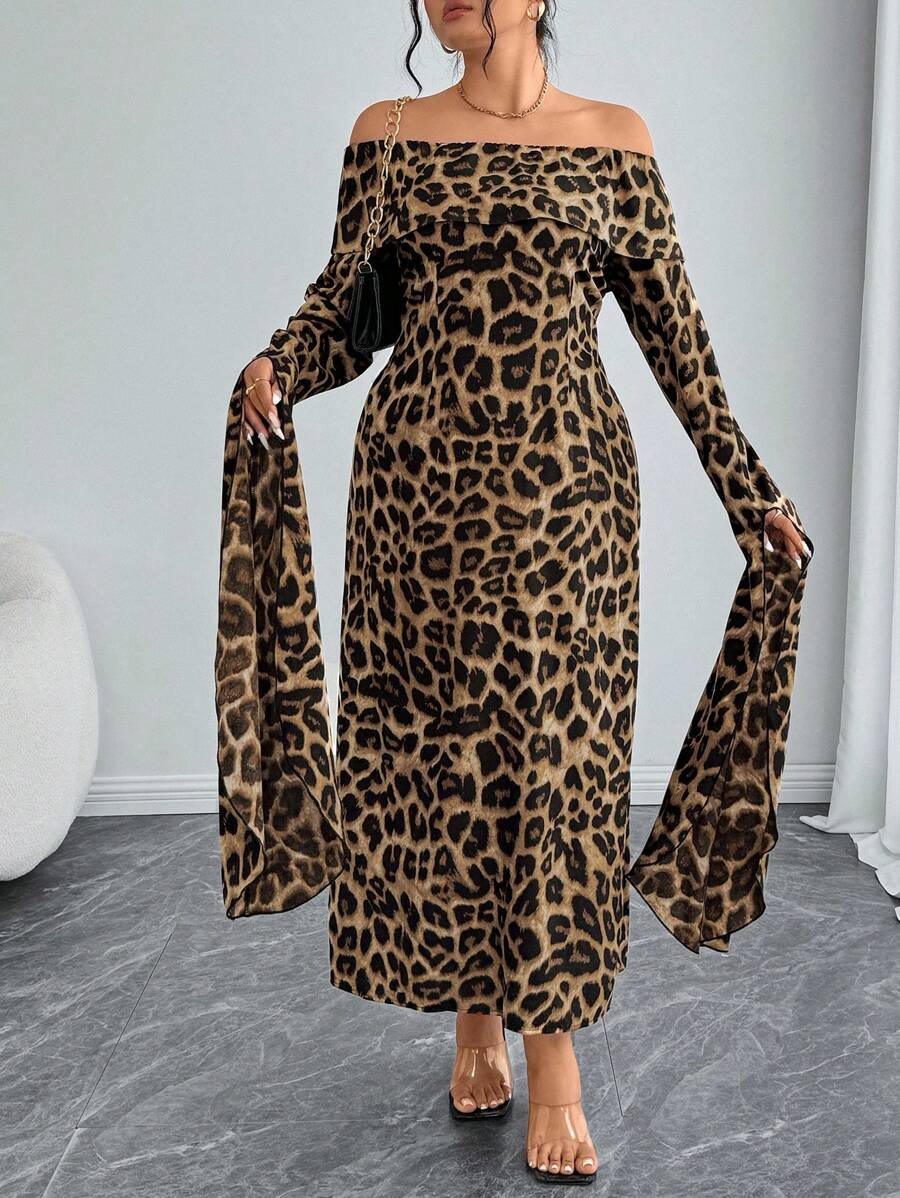 SHEIN Celure فستان متوسط الطول بطبعة جلد النمر وأكتاف مكشوف