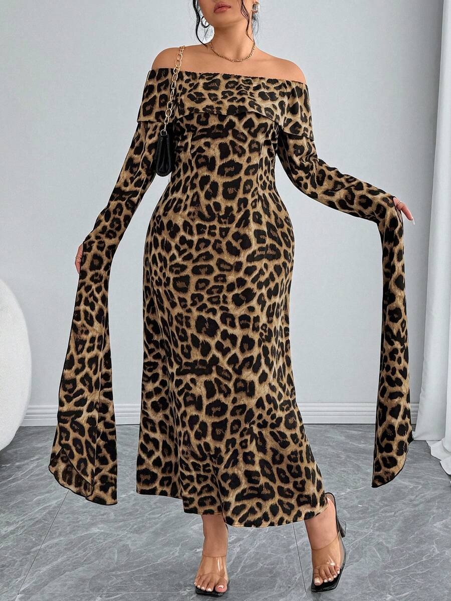 SHEIN Celure فستان متوسط الطول بطبعة جلد النمر وأكتاف مكشوف