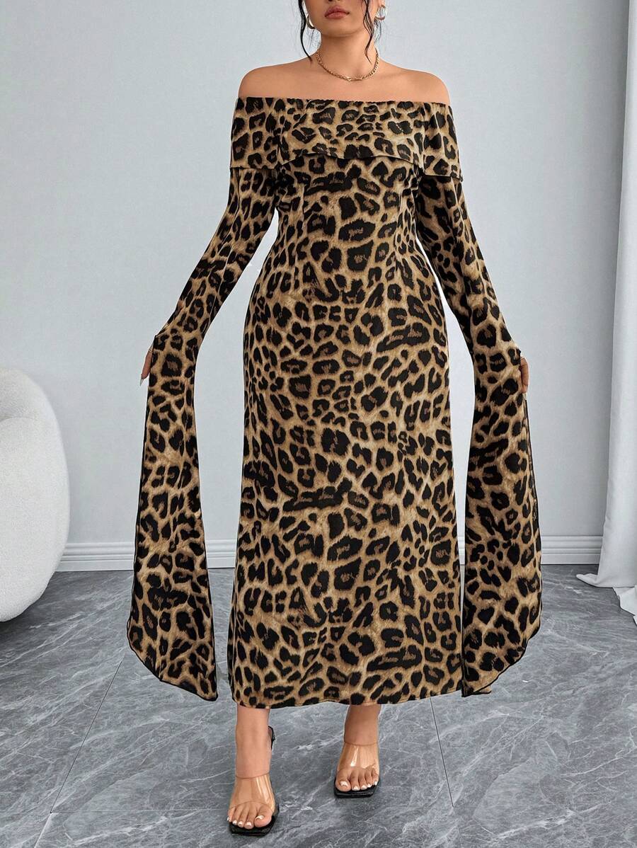 SHEIN Celure فستان متوسط الطول بطبعة جلد النمر وأكتاف مكشوف