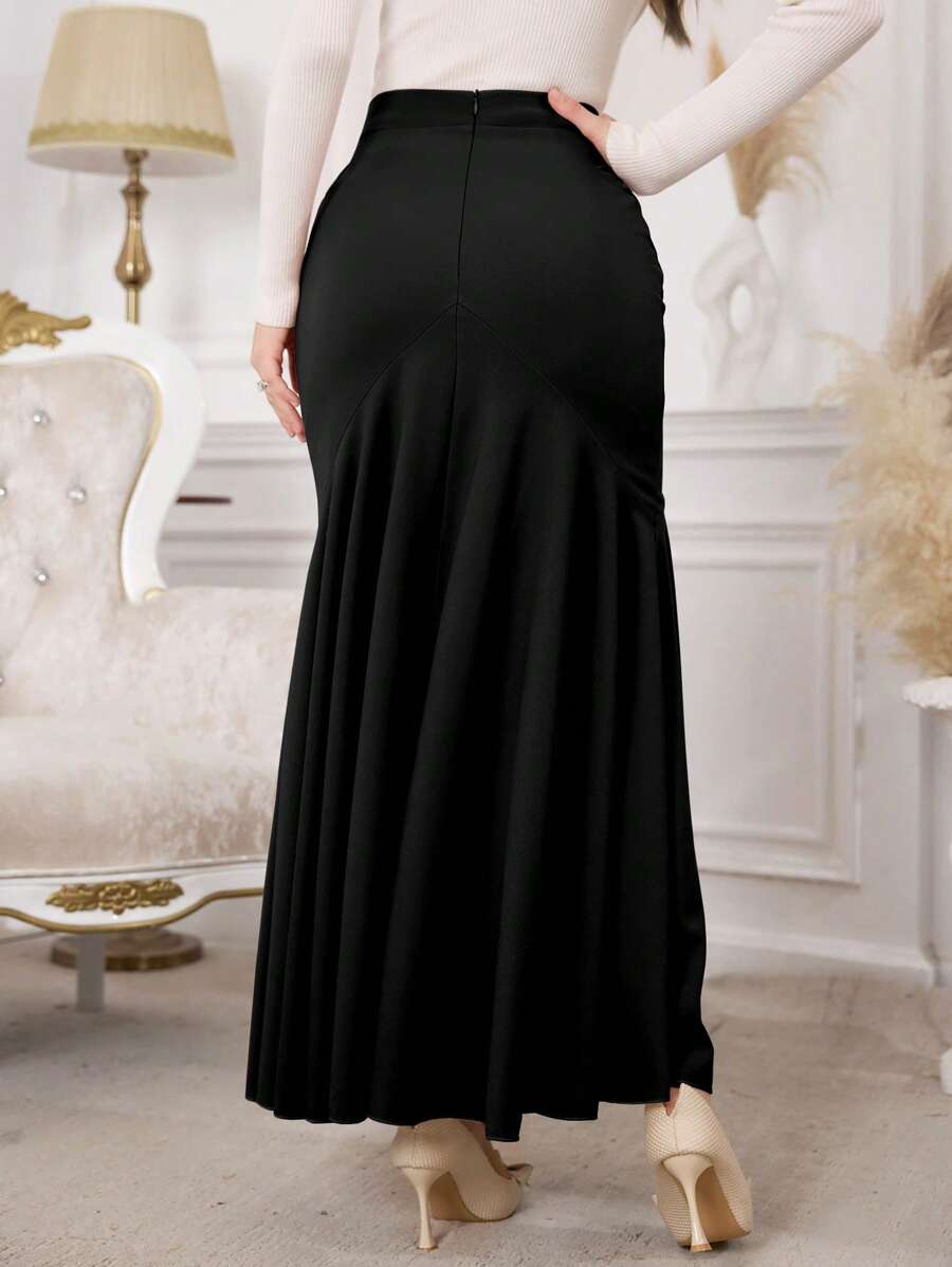 SHEIN Modelyn تنورة سوداء بخصر عالي تصميم مبطن بذيل مرن