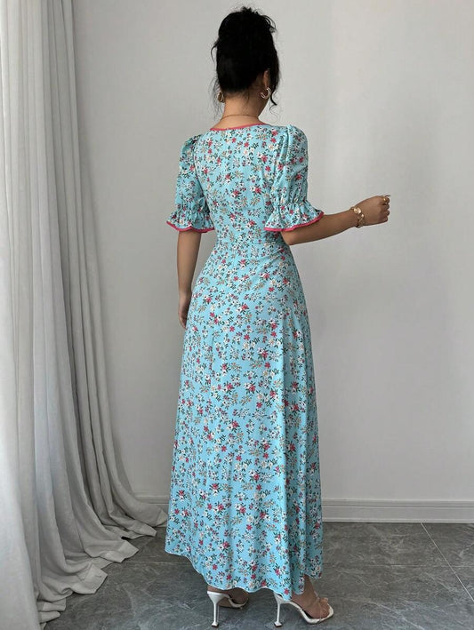 SHEIN Modelyn فستان ازرق بأكمام قصيرة بتصميم زهور