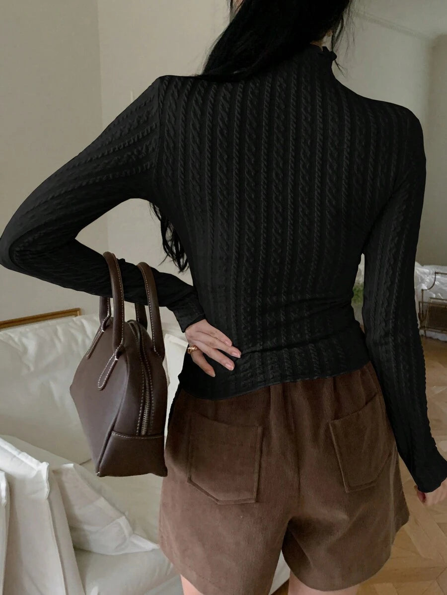 SHEIN DAZY قميص بياقة عالية بأكمام طويلة