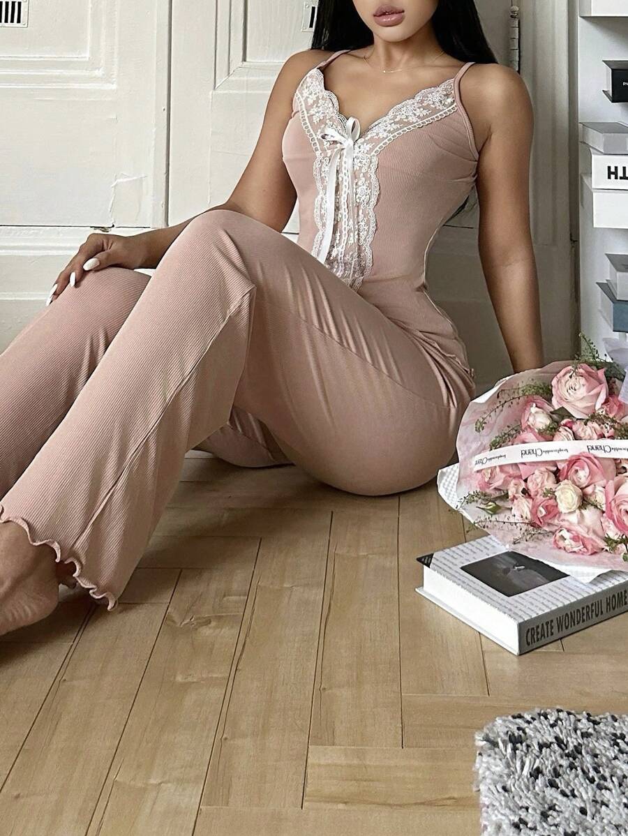 SHEIN Snug Zone مجموعة ملابس نوم قطعتين بياقة عميقة