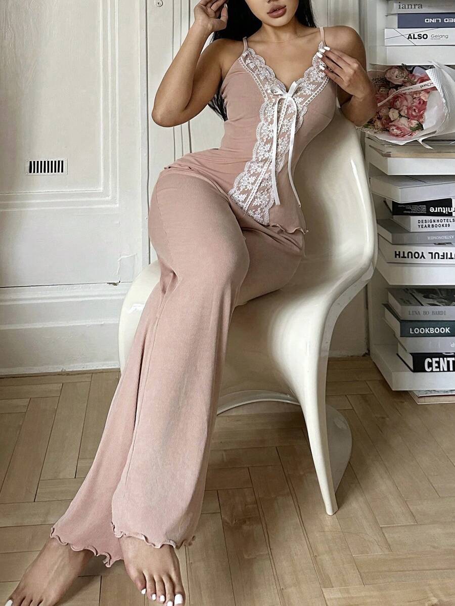 SHEIN Snug Zone مجموعة ملابس نوم قطعتين بياقة عميقة