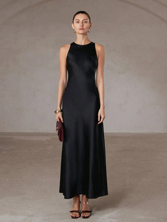 SHEIN Aveloria Modichic فستان أسود طويل ساتان بتصميم غير متماثل