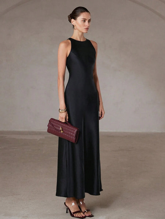 SHEIN Aveloria Modichic فستان أسود طويل ساتان بتصميم غير متماثل