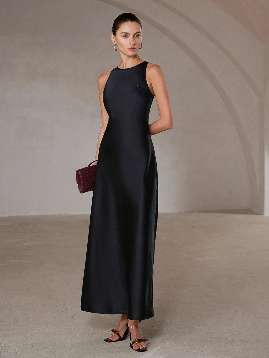 SHEIN Aveloria Modichic فستان أسود طويل ساتان بتصميم غير متماثل