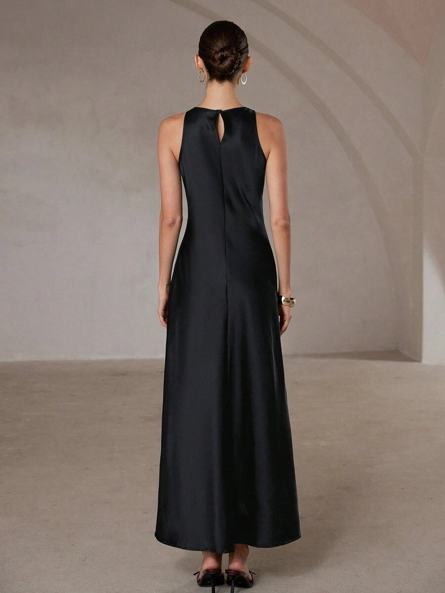 SHEIN Aveloria Modichic فستان أسود طويل ساتان بتصميم غير متماثل