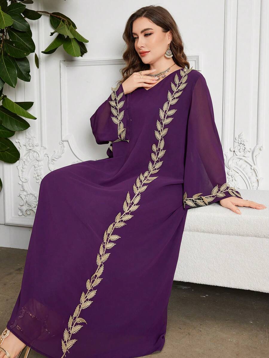SHEIN Najma CURVE فستان شيفون مطرز بلمسة ذهبية
