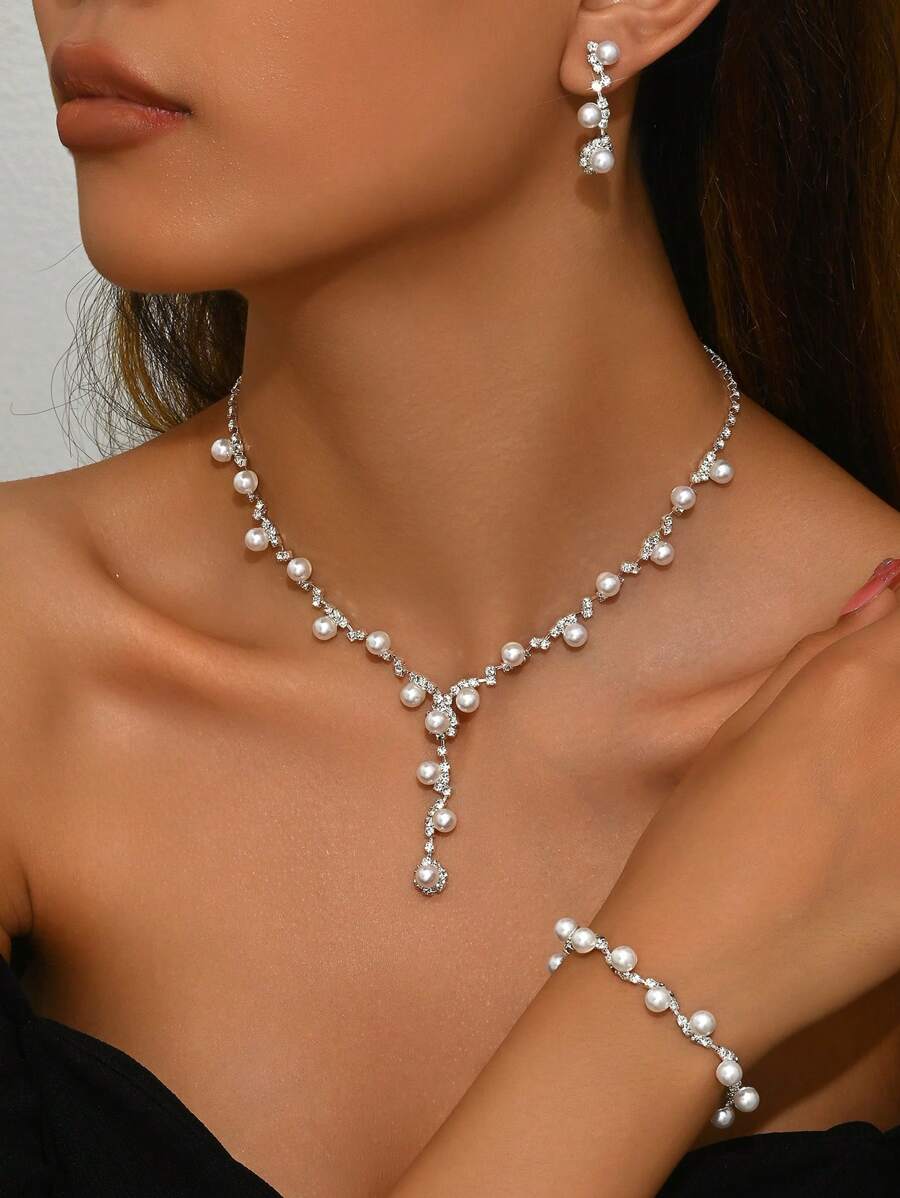 SHEIN طقم مجوهرات فضي بلؤلؤ وزركون