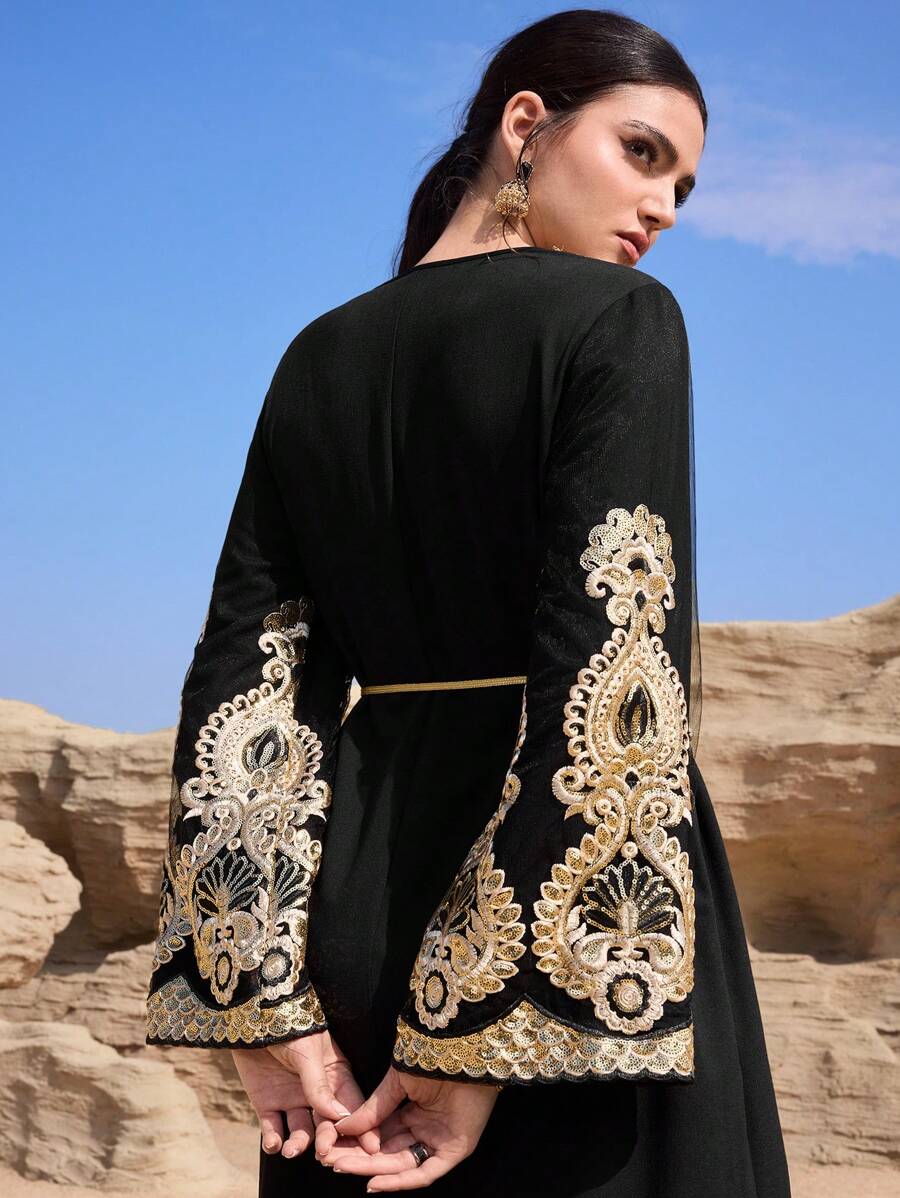SHEIN Al Najma فستان أسود أنيق بأكمام مطرزة