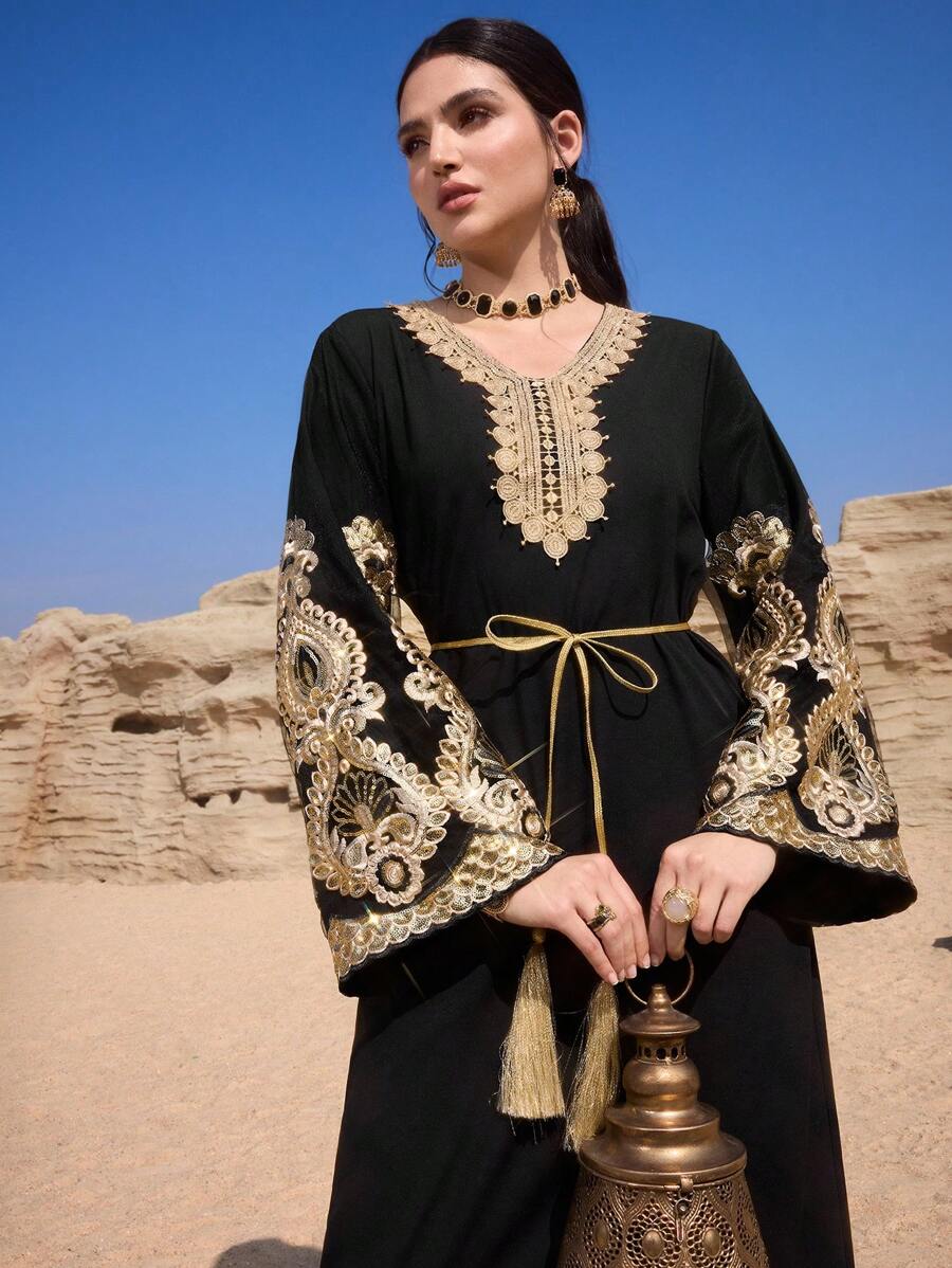SHEIN Al Najma فستان أسود أنيق بأكمام مطرزة