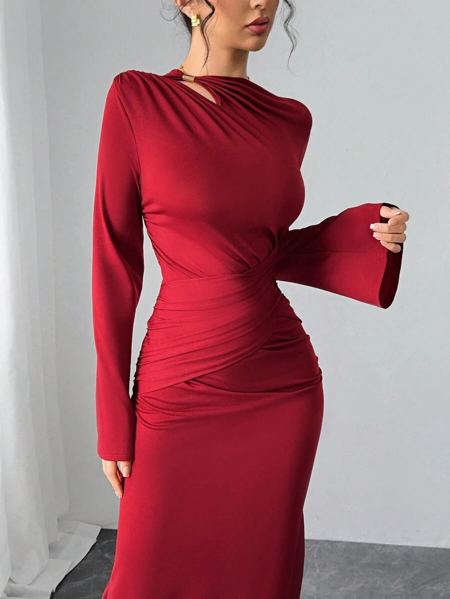 SHEIN Modelyn فستان أحمر بأكمام واسعة بتفاصيل مخيطة