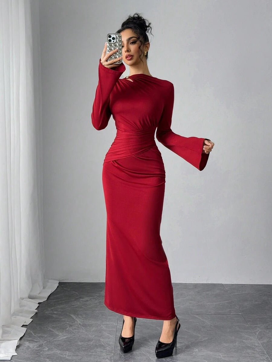 SHEIN Modelyn فستان أحمر بأكمام واسعة بتفاصيل مخيطة