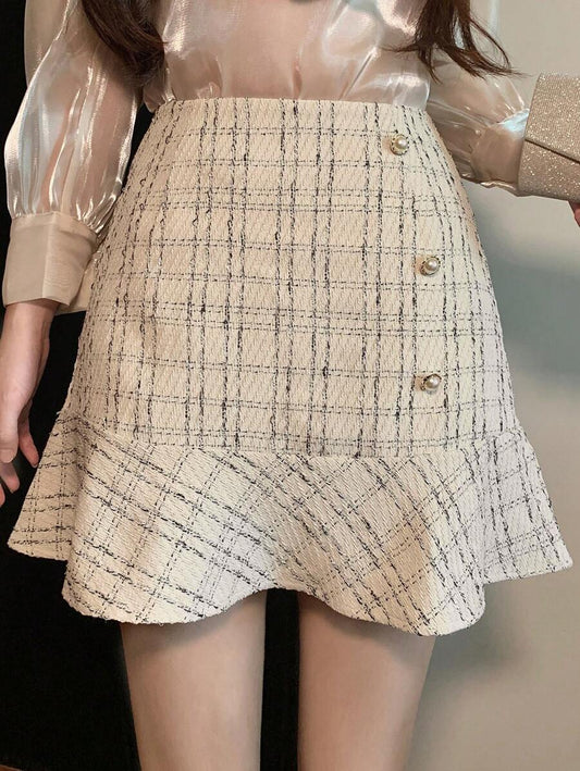 SHEIN DAZY تنورة أنيقة بقصة مع أزرار جانبية وحافة مرفرفة