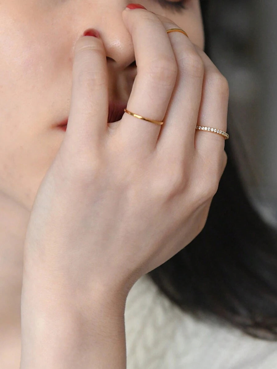 SHEIN خاتم من الفولاذ المقاوم للصدأ مزين بزركونيا بيضاء بسيطة