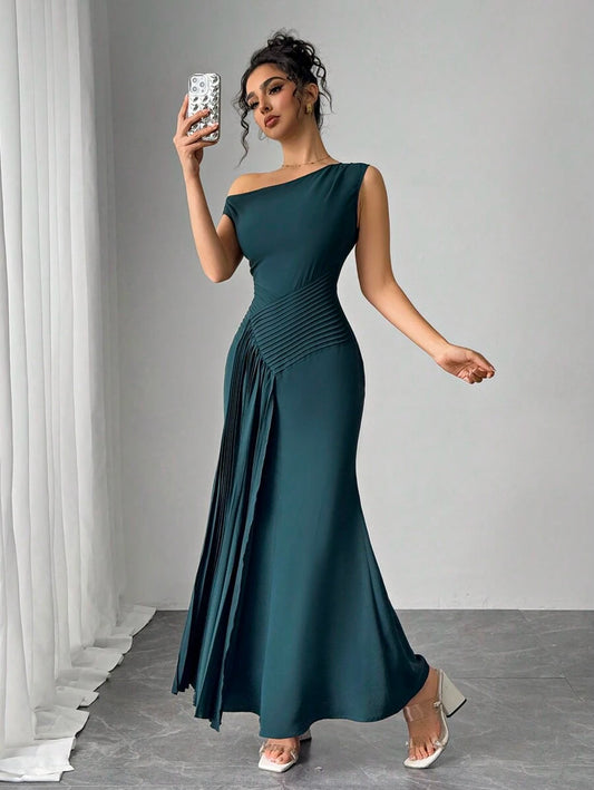 SHEIN Modelyn فستان كاجوال أخضر مطوي بتصميم غير متماثل أنيق