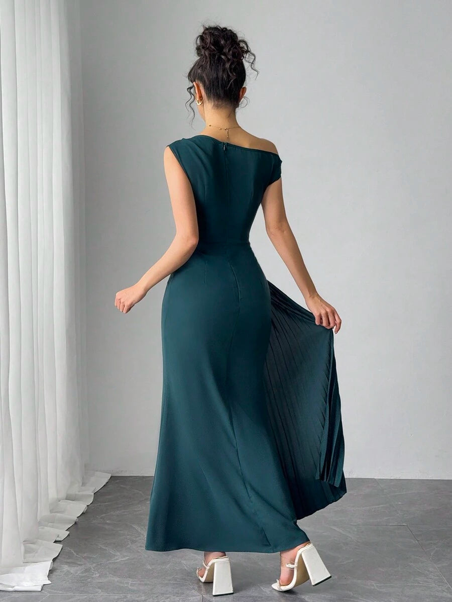 SHEIN Modelyn فستان كاجوال أخضر مطوي بتصميم غير متماثل أنيق