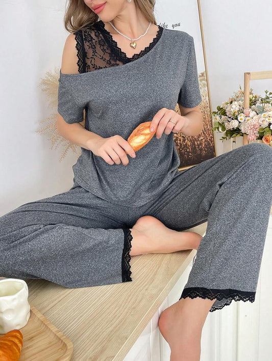 SHEIN طقم بيجامة كتل لونية منقطة بأكمام قصيرة