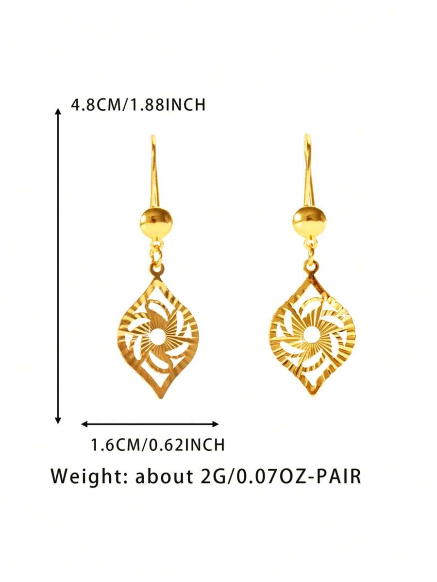 SHEIN مجموعة 2 زوج أقراط ذهبية على شكل قطرة ماء مزخرفة بالزهور