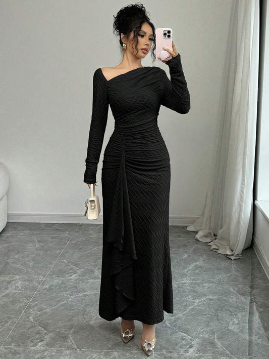 SHEIN Elenzga فستان اسود طويل بخصر منحوت وياقة