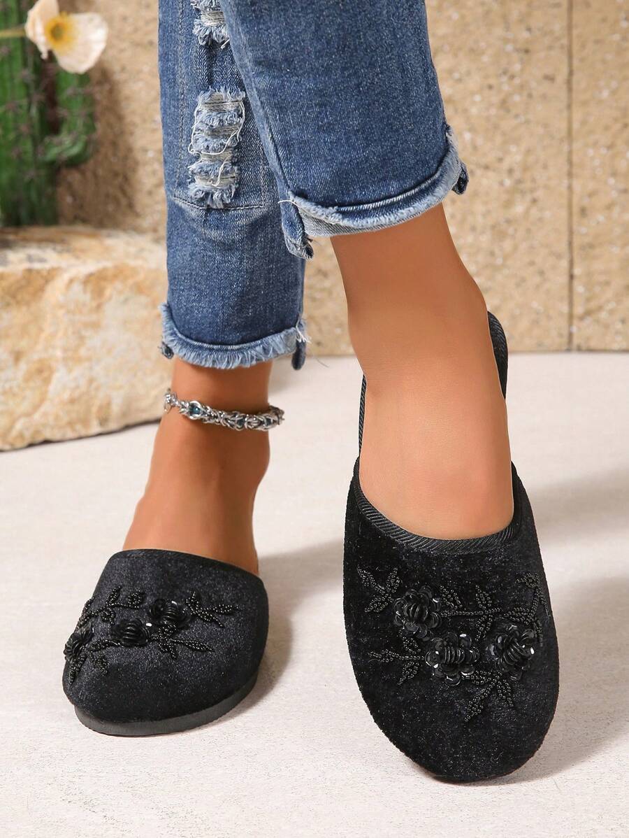 SHEIN شبشب نسائي اسود مزين باللؤلؤ