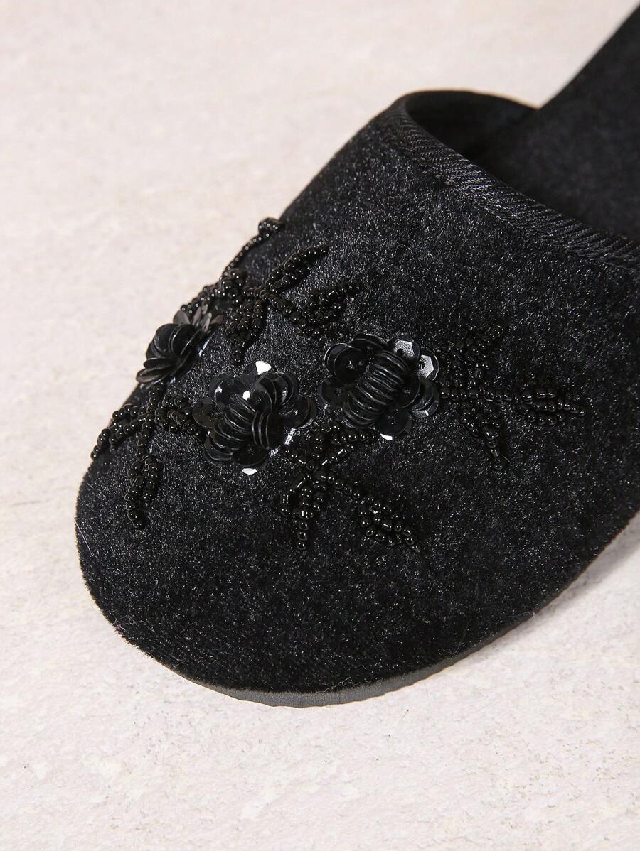 SHEIN شبشب نسائي اسود مزين باللؤلؤ