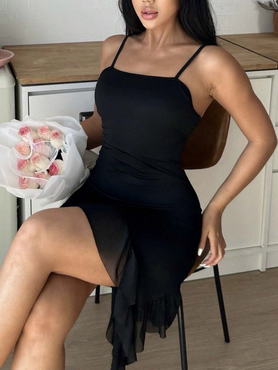 SHEIN ZzzCrew فستان نوم رومانسي بتصميم كشكش التنورة