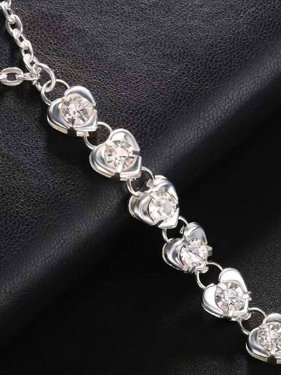 SHEIN سلسلة صدر جذابة  بالكريستال بشكل قلب