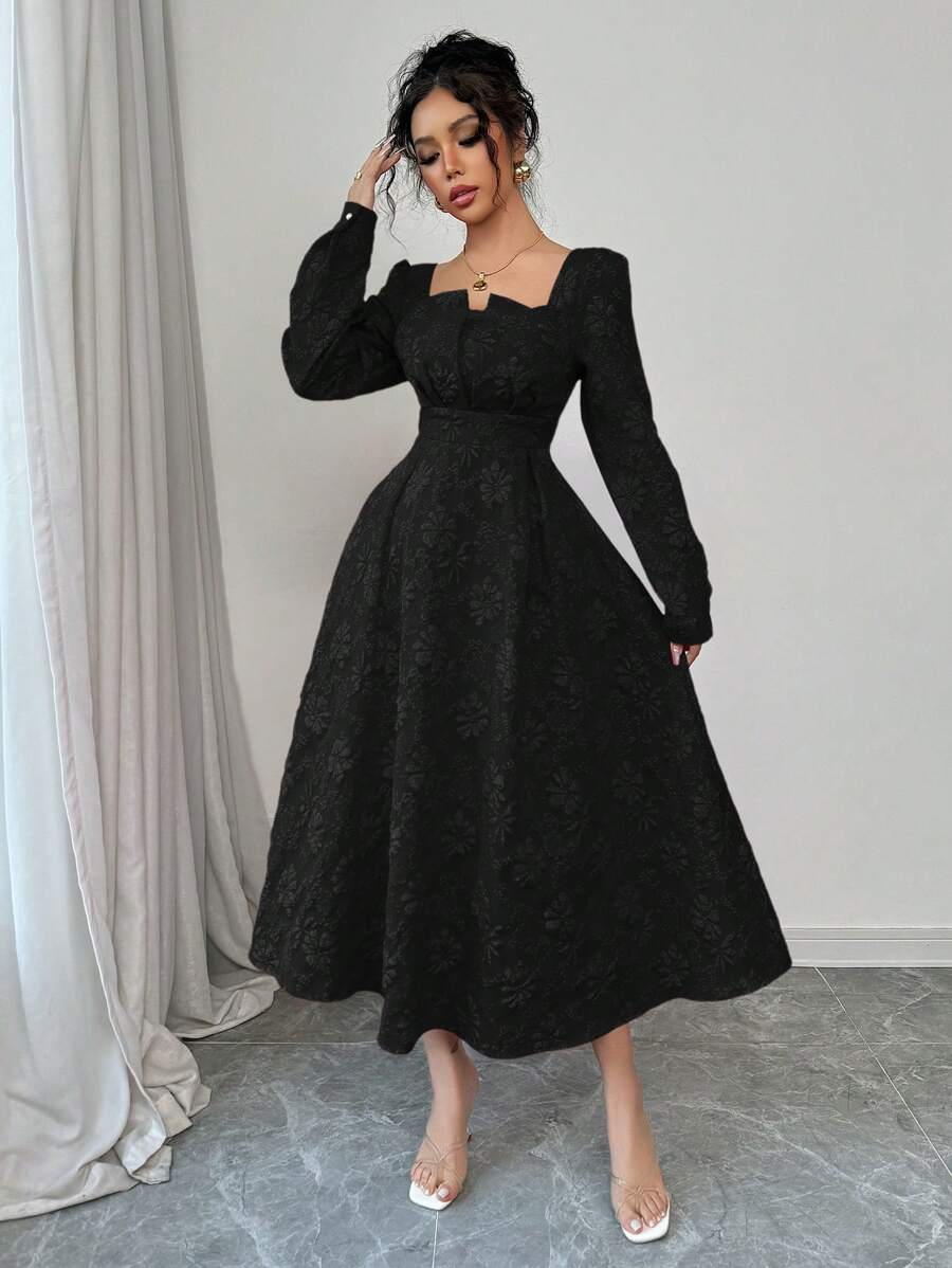 SHEIN Elenzga فستان ماكسي اسود بأكمام فانوس مزخرف زهور