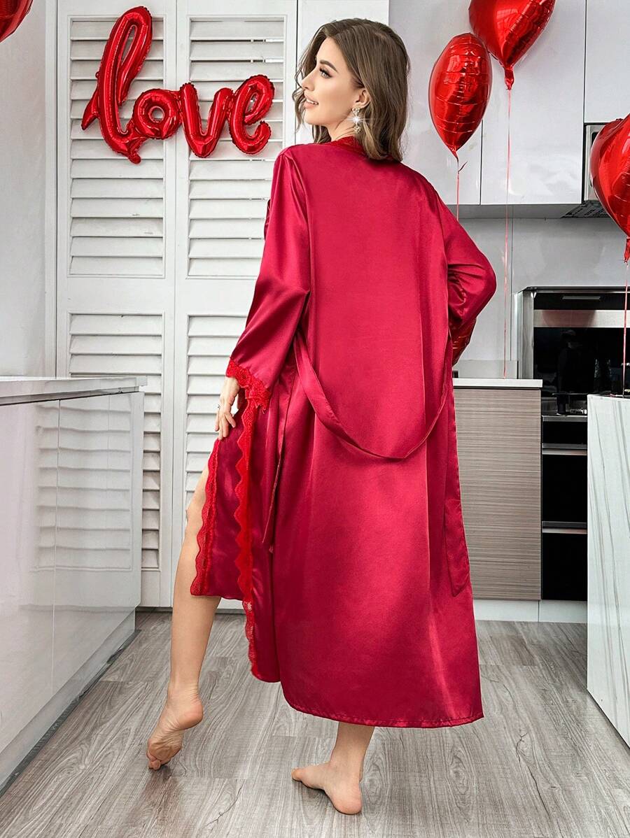 SHEIN SilkySpell فستان نوم بحمالات رفيعة وشق جانبي وروب بحزام
