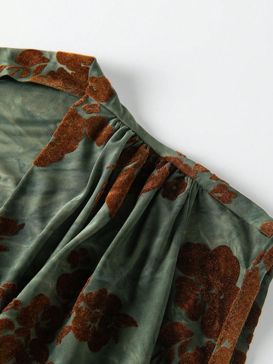 SHEIN Clasi قميص كاجوال بدون أكمام بطبعة زهور