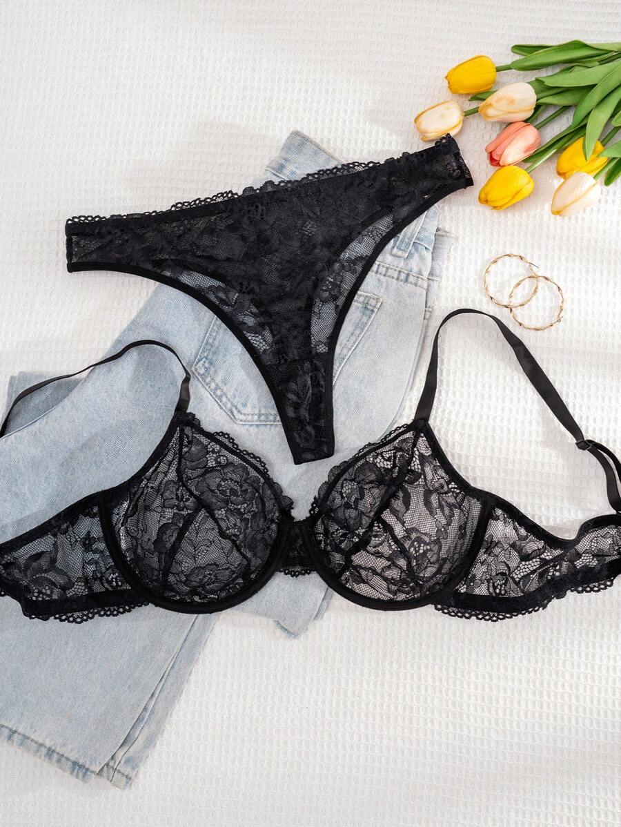 SHEIN طقم لانجري دانتيل مبطن أحادي اللون مقاس كبير