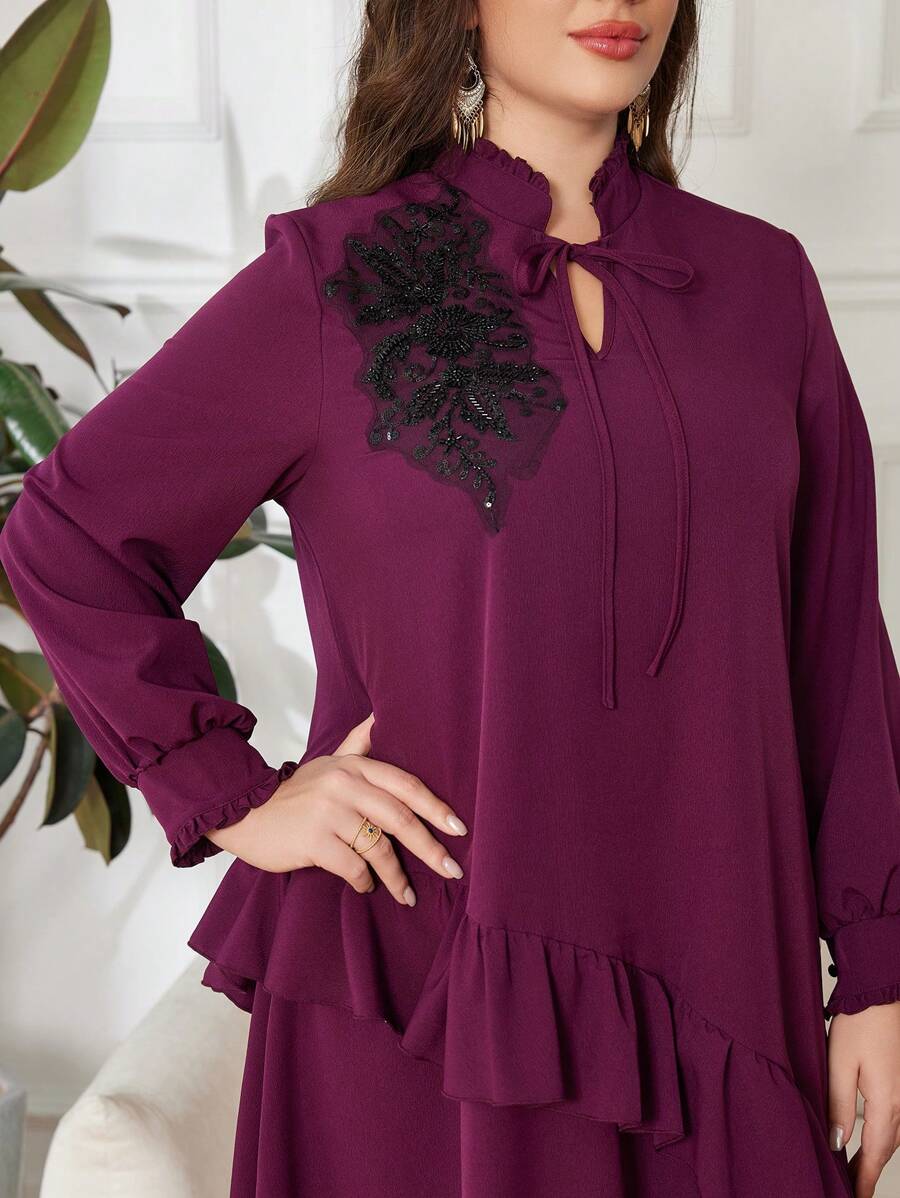 SHEIN Lacomfia فستان أرجواني بياقة عالية وتطريز للمقاسات الكبيرة