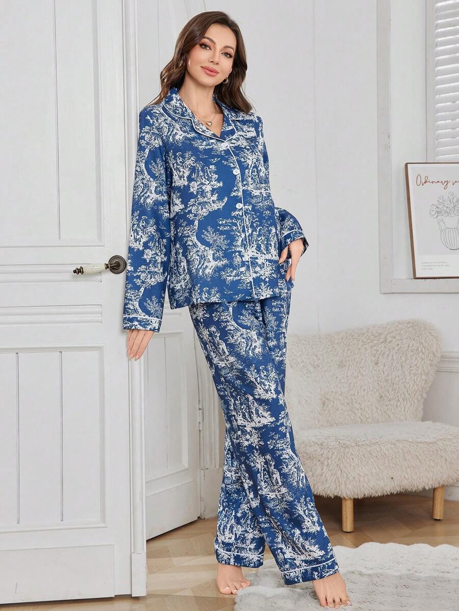 SHEIN LuxeNights طقم بيجامة بأكمام طويلة طوق منحرف وبنطلون مطبوع