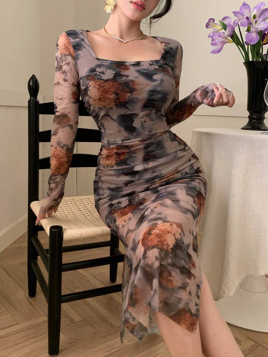 SHEIN DAZY فستان بأكمام طويلة بطبعات زهرية