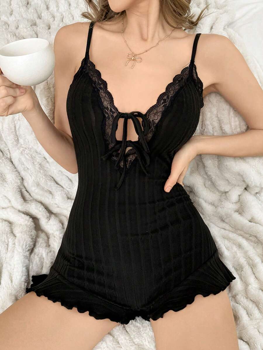 SHEIN جمبسوت أسود من الحرير والدانتيل مزين بفيونكة